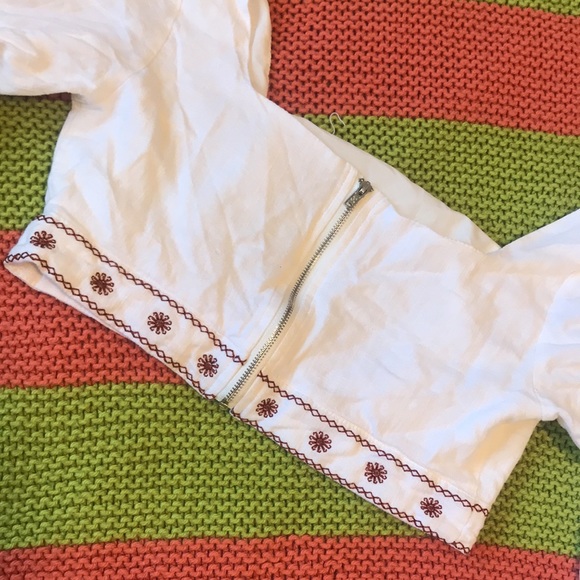 Elegant embroidery cropped - Picture 6 of 6